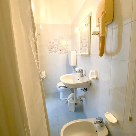 Hotel Maremola Pietra Ligure Extérieur photo